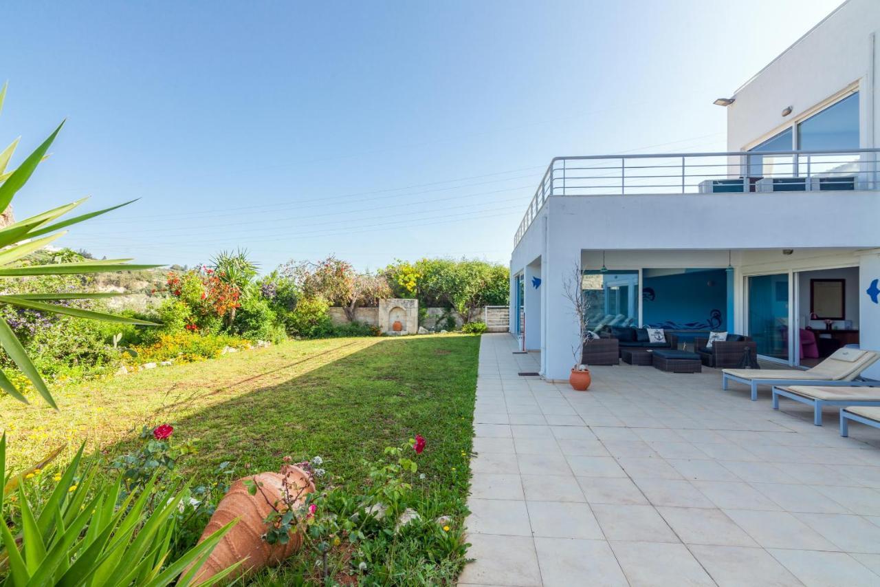 Whiteblue Spa Villa, By Idealstay Experience كاندية المظهر الخارجي الصورة