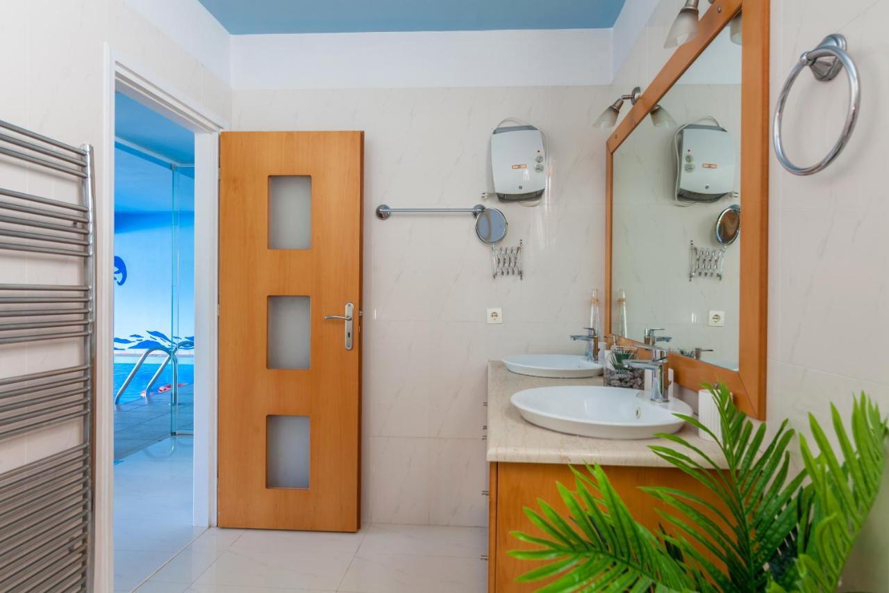 Whiteblue Spa Villa, By Idealstay Experience كاندية المظهر الخارجي الصورة