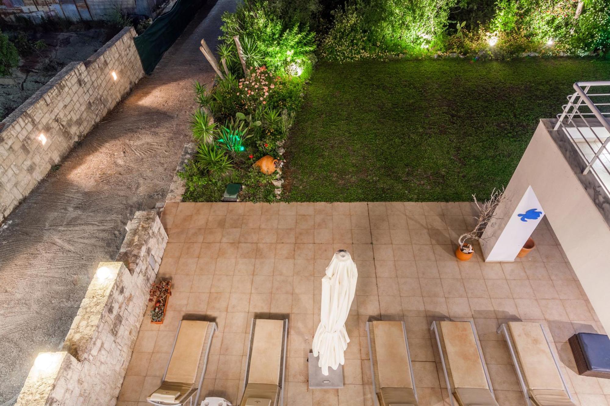 Whiteblue Spa Villa, By Idealstay Experience كاندية المظهر الخارجي الصورة