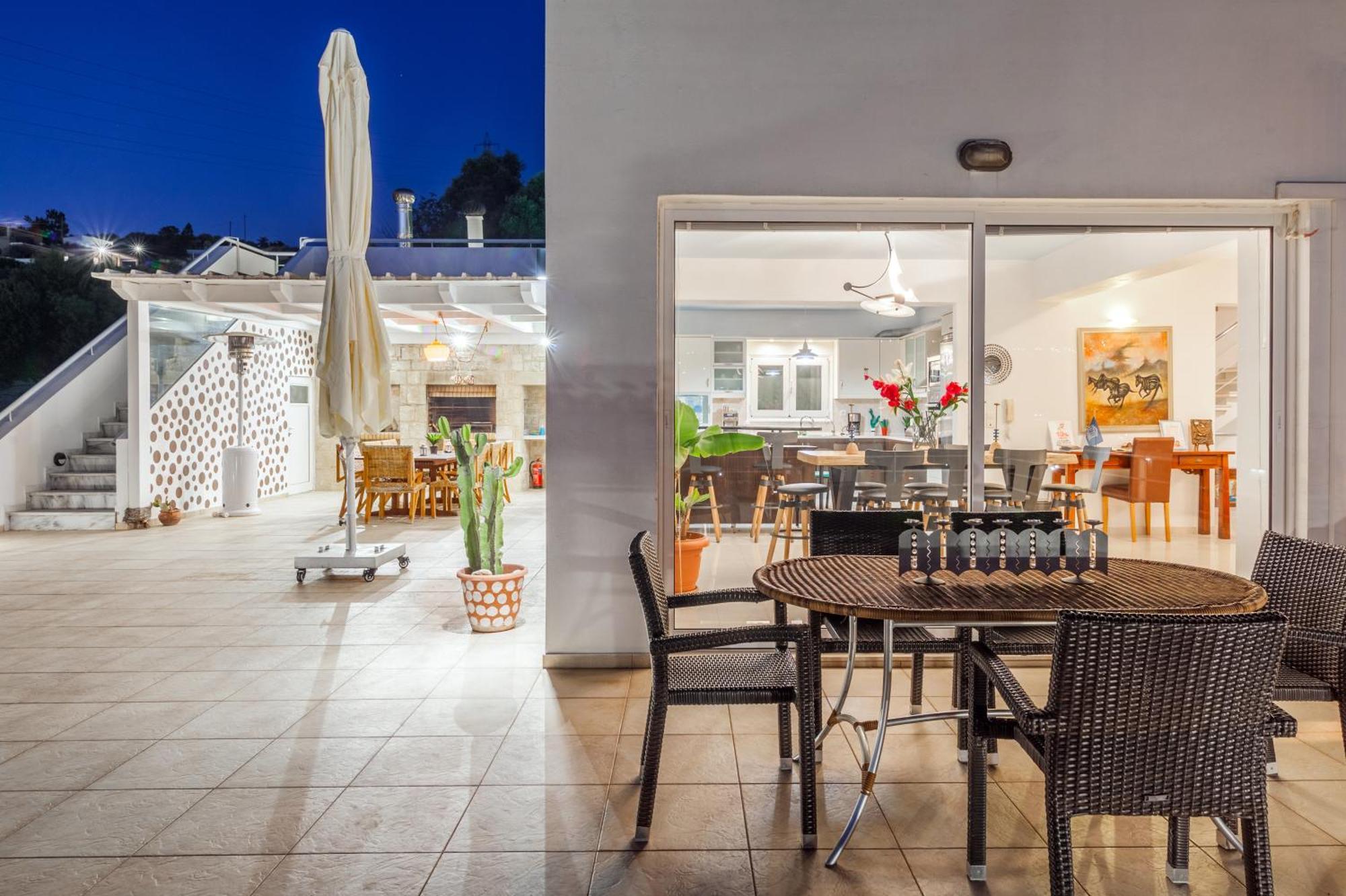 Whiteblue Spa Villa, By Idealstay Experience كاندية المظهر الخارجي الصورة